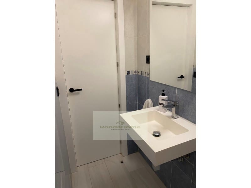 Piso de 4 habitaciones en Torremolinos en venta con garaje - 400.000 € (Ref: 9411286)