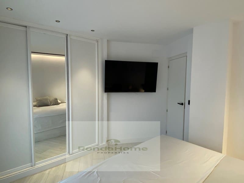 Piso de 4 habitaciones en Torremolinos en venta con garaje - 400.000 € (Ref: 9411286)