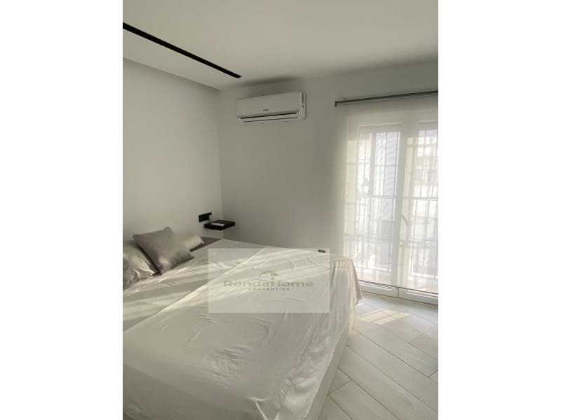 Piso de 4 habitaciones en Torremolinos en venta con garaje - 400.000 € (Ref: 9411286)