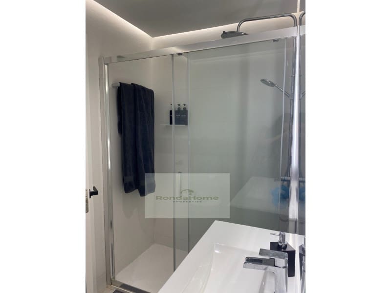 Piso de 4 habitaciones en Torremolinos en venta con garaje - 400.000 € (Ref: 9411286)