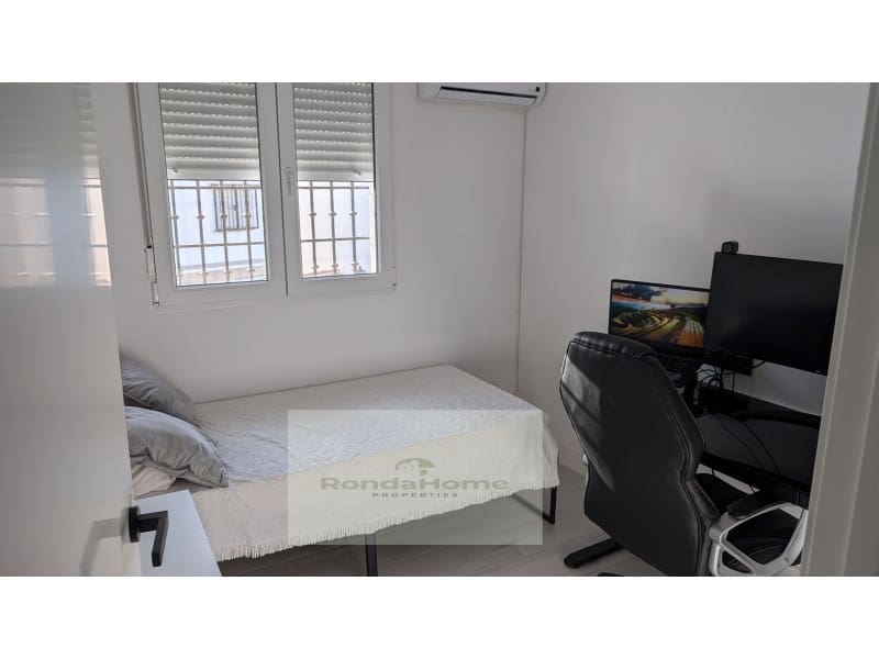 Piso de 4 habitaciones en Torremolinos en venta con garaje - 400.000 € (Ref: 9411286)