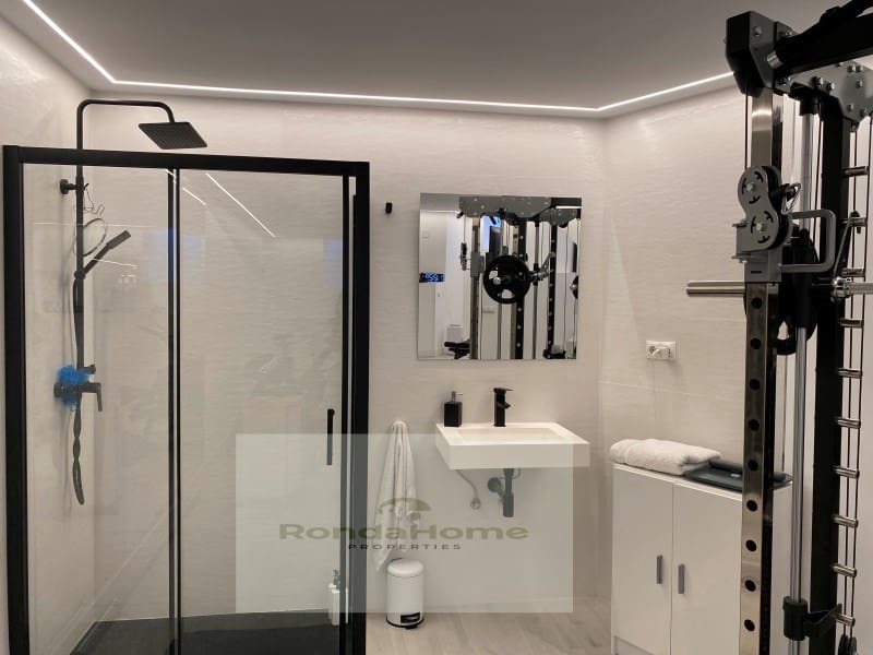 Piso de 4 habitaciones en Torremolinos en venta con garaje - 400.000 € (Ref: 9411286)