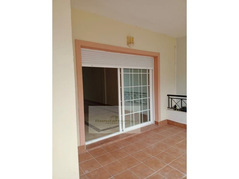 2 bedroom Flat for sale in Nueva Andalucia with garage - € 430,000 (Ref: 9411287)