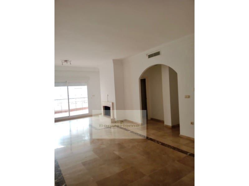 2 bedroom Flat for sale in Nueva Andalucia with garage - € 430,000 (Ref: 9411287)