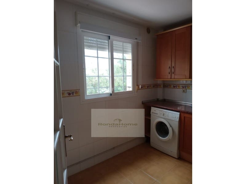 2 bedroom Flat for sale in Nueva Andalucia with garage - € 430,000 (Ref: 9411287)