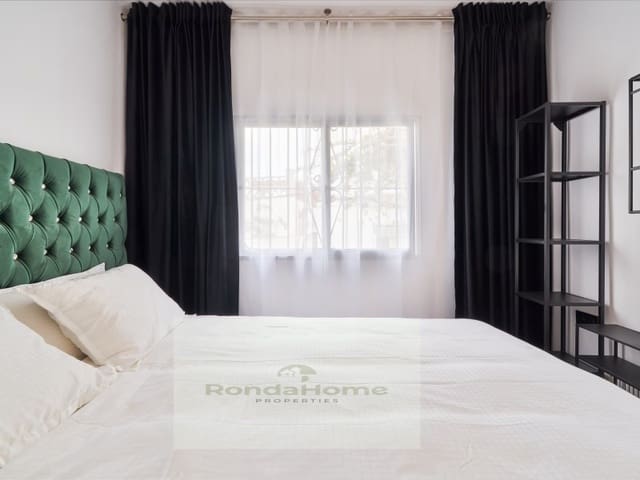 4 sypialnia Dom na sprzedaż w Casco Antiguo, Marbella z garażem - 545 000 € (Ref: 9420004)