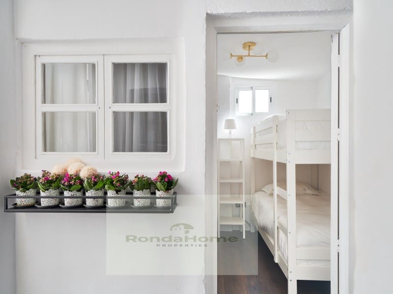 4 soverom Hus til salgs i Marbella med garasje - € 545 000 (Ref: 9420004)