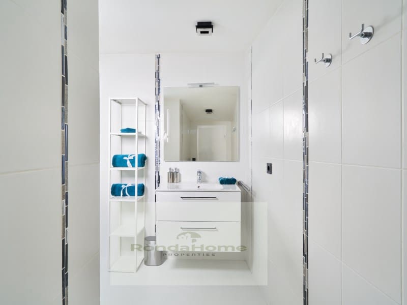 4 soverom Hus til salgs i Marbella med garasje - € 545 000 (Ref: 9420004)