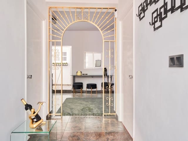 4 sypialnia Dom na sprzedaż w Casco Antiguo, Marbella z garażem - 545 000 € (Ref: 9420004)