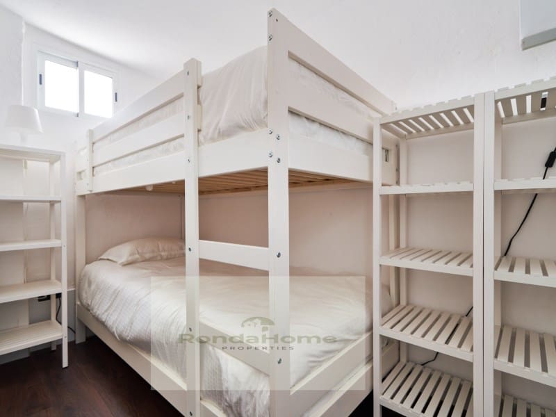 4 soverom Hus til salgs i Marbella med garasje - € 545 000 (Ref: 9420004)