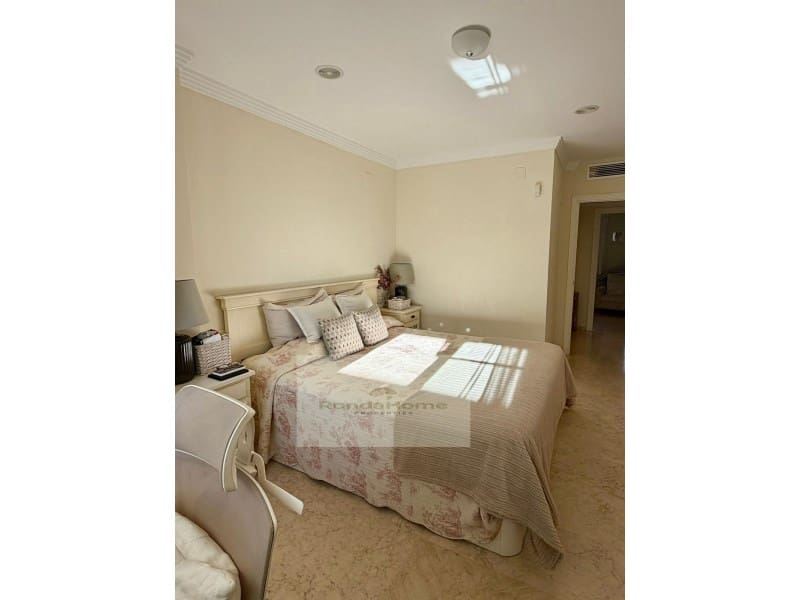 2 sypialnia Mieszkanie na sprzedaż w Marbella z garażem - 395 000 € (Ref: 9420005)