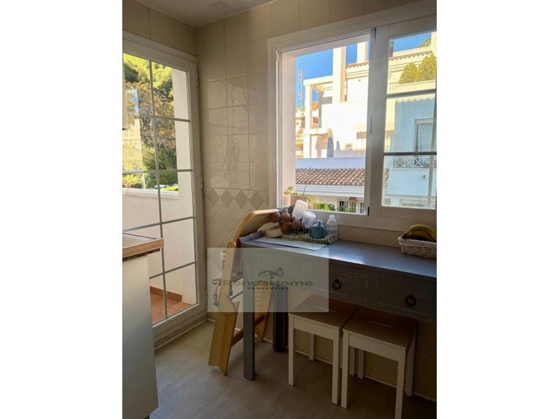 2 sypialnia Mieszkanie na sprzedaż w Marbella z garażem - 395 000 € (Ref: 9420005)