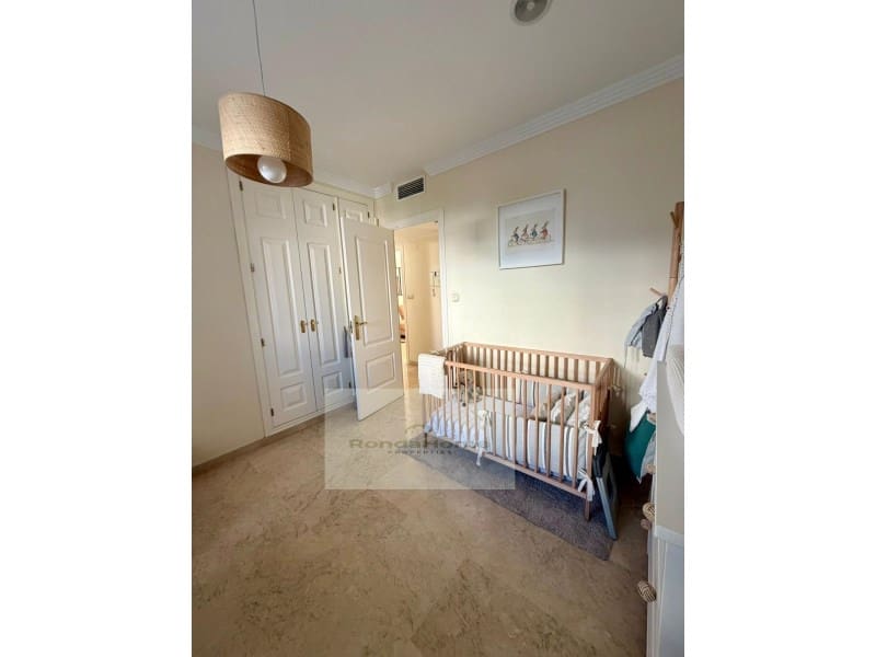 2 sypialnia Mieszkanie na sprzedaż w Marbella z garażem - 395 000 € (Ref: 9420005)