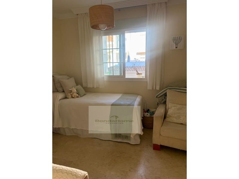 2 sypialnia Mieszkanie na sprzedaż w Marbella z garażem - 395 000 € (Ref: 9420005)