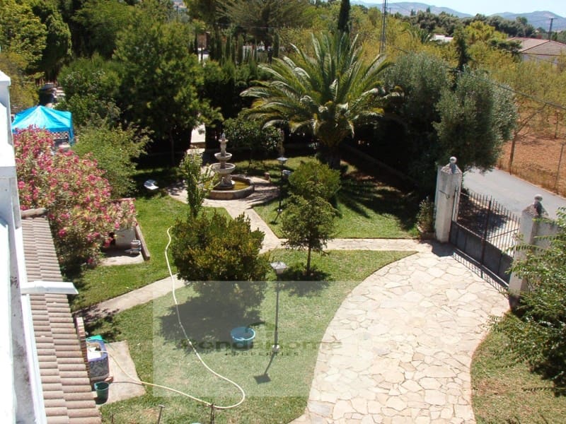 5 bedroom Finca/Country House for sale in Ronda with garage - € 410,000 (Ref: 9420009)