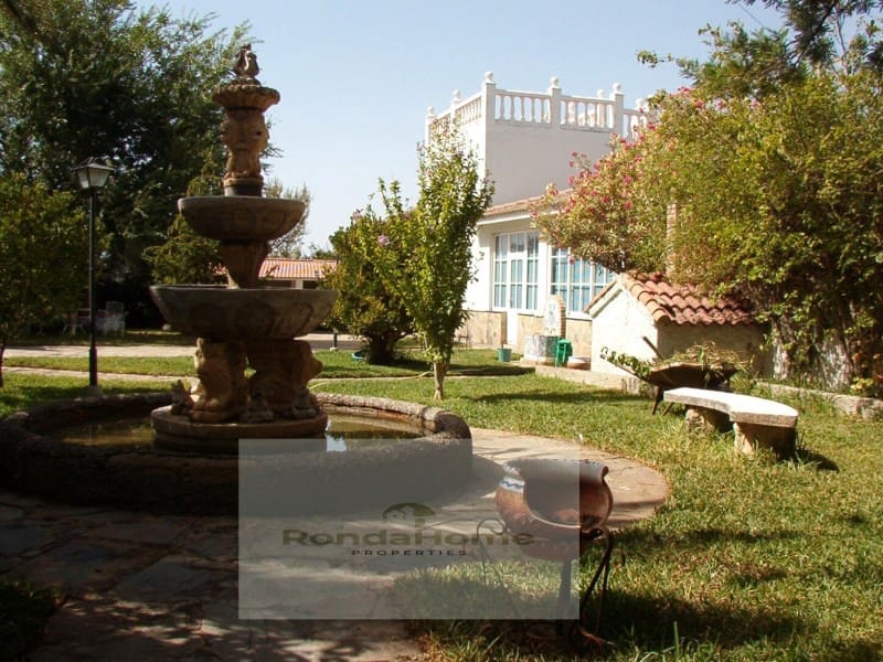 5 bedroom Finca/Country House for sale in Ronda with garage - € 410,000 (Ref: 9420009)