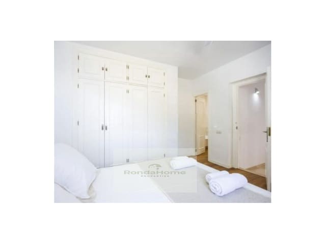 5 soverom Villa til salgs i Villamartín med svømmebasseng garasje - € 290 000 (Ref: 9424496)