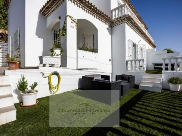 5 soverom Villa til salgs i Villamartín med svømmebasseng garasje - € 290 000 (Ref: 9424496)