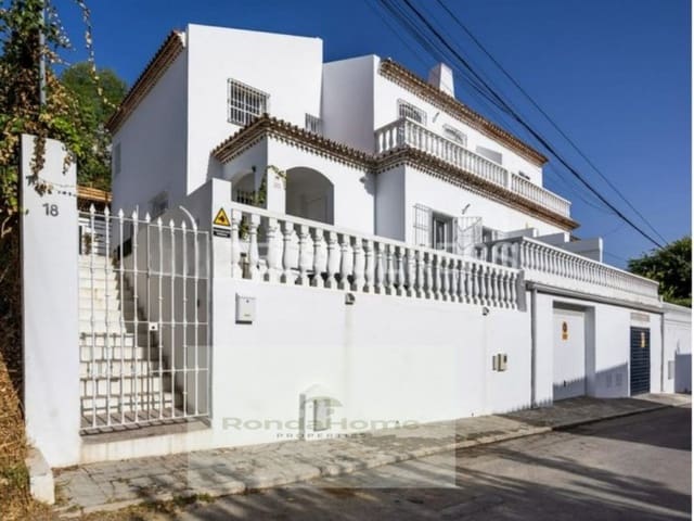 5 soverom Villa til salgs i Villamartín med svømmebasseng garasje - € 290 000 (Ref: 9424496)