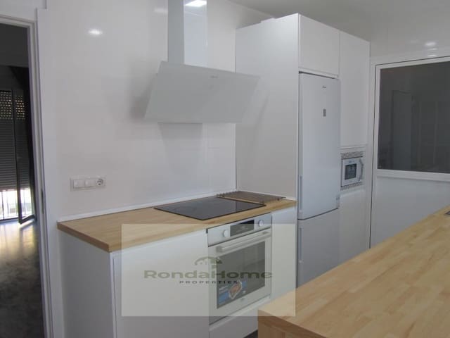 Appartement de 3 chambres à louer à Riviera del Sol, Mijas - 1 400 € (Ref: 9449641)