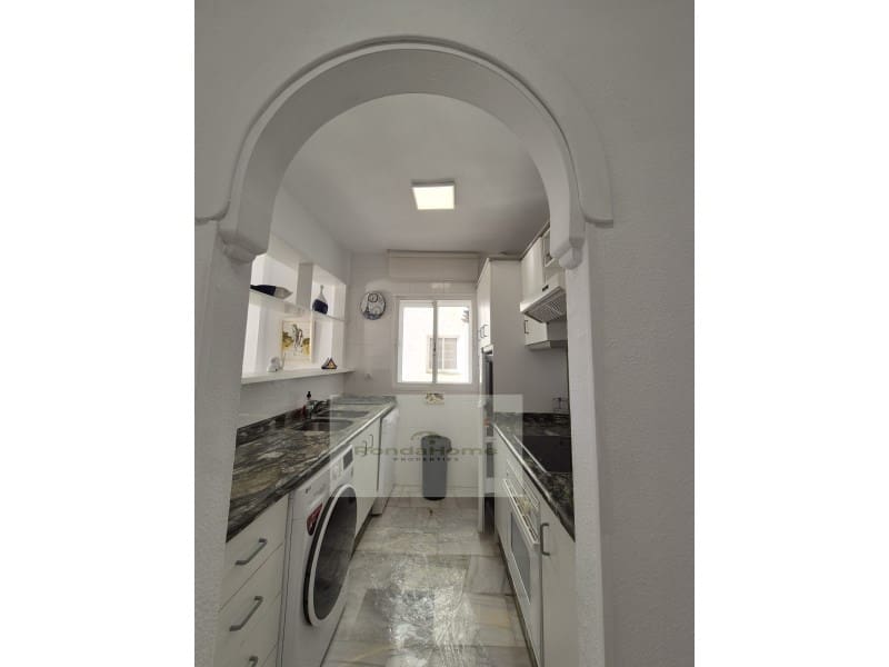 2 soveværelse Lejlighed til leje i Calahonda med garage - € 1.300 (Ref: 9449642)