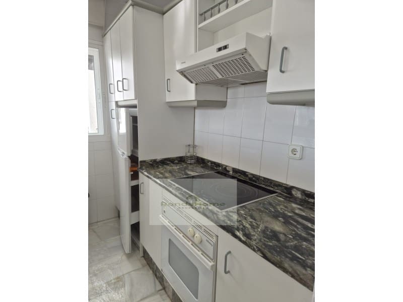 2 soveværelse Lejlighed til leje i Calahonda med garage - € 1.300 (Ref: 9449642)