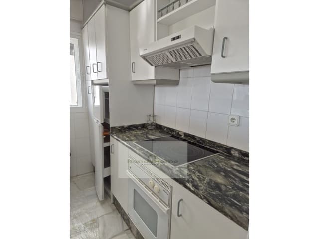 2 soveværelse Lejlighed til leje i Calahonda, Mijas med garage - € 1.300 (Ref: 9449642)