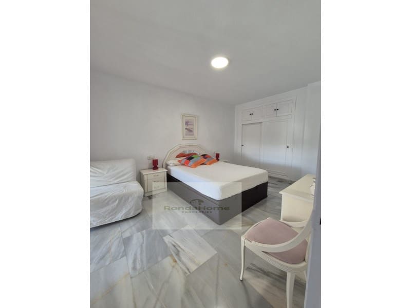 2 soveværelse Lejlighed til leje i Calahonda med garage - € 1.300 (Ref: 9449642)