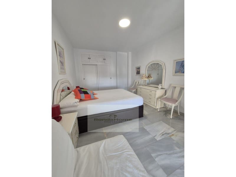 2 soveværelse Lejlighed til leje i Calahonda med garage - € 1.300 (Ref: 9449642)