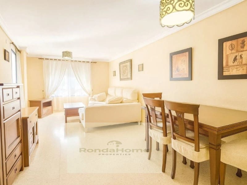 3 makuuhuone Asunto vuokrattavana paikassa Las Lagunas de Mijas mukana 
autotalli - 1 200 € (Ref: 9449643)