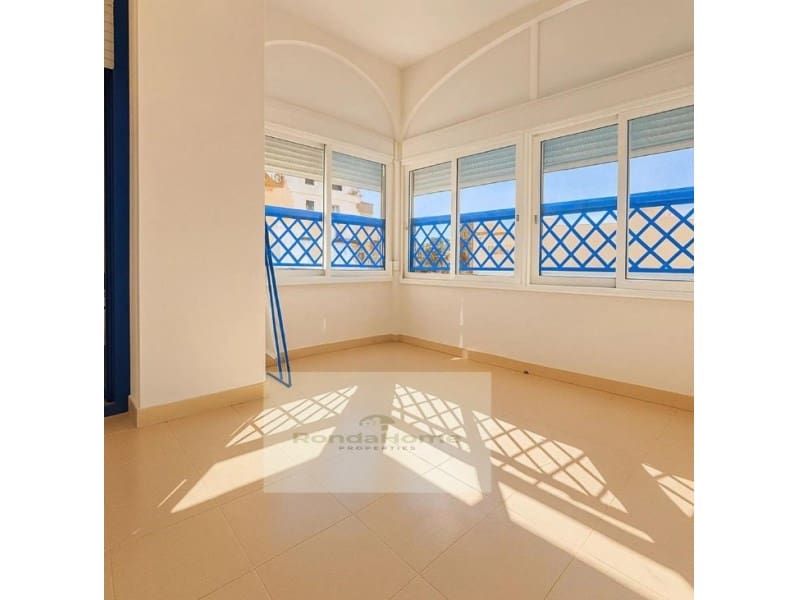 3 makuuhuone Asunto vuokrattavana paikassa Las Lagunas de Mijas mukana 
autotalli - 1 200 € (Ref: 9449643)