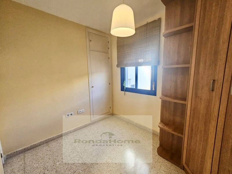 3 makuuhuone Asunto vuokrattavana paikassa Las Lagunas de Mijas mukana 
autotalli - 1 200 € (Ref: 9449643)