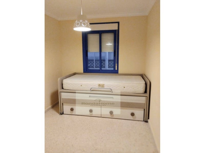 3 makuuhuone Asunto vuokrattavana paikassa Las Lagunas de Mijas mukana 
autotalli - 1 200 € (Ref: 9449643)