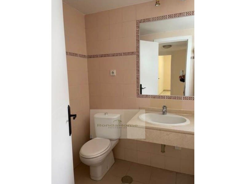 3 slaapkamer Flat te huur in Marbella - € 1.700 (Ref: 9449644)