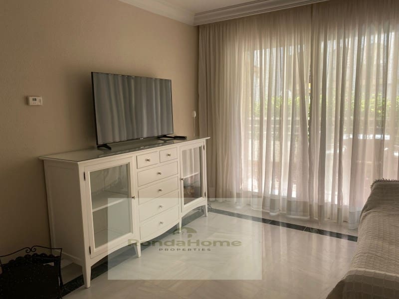 2 soveværelse Lejlighed til leje i Golden Mile med garage - € 2.000 (Ref: 9450458)