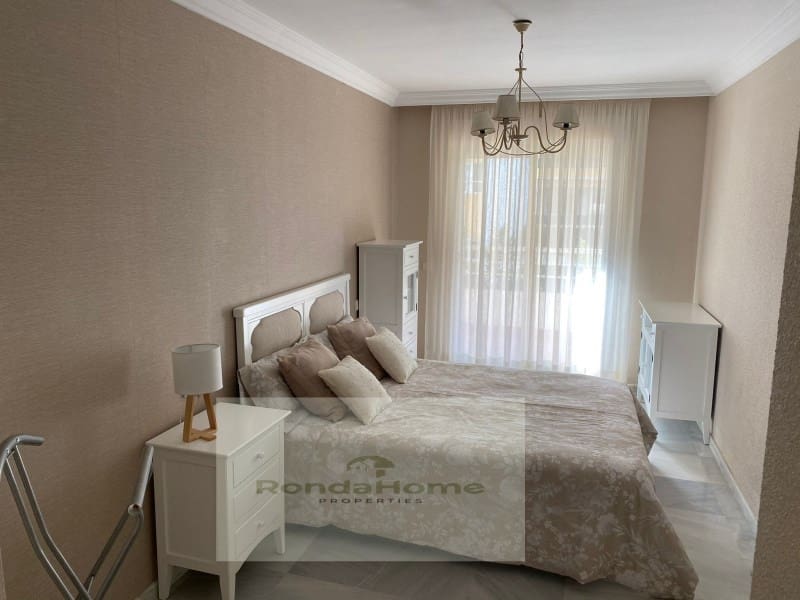 2 soveværelse Lejlighed til leje i Golden Mile med garage - € 2.000 (Ref: 9450458)