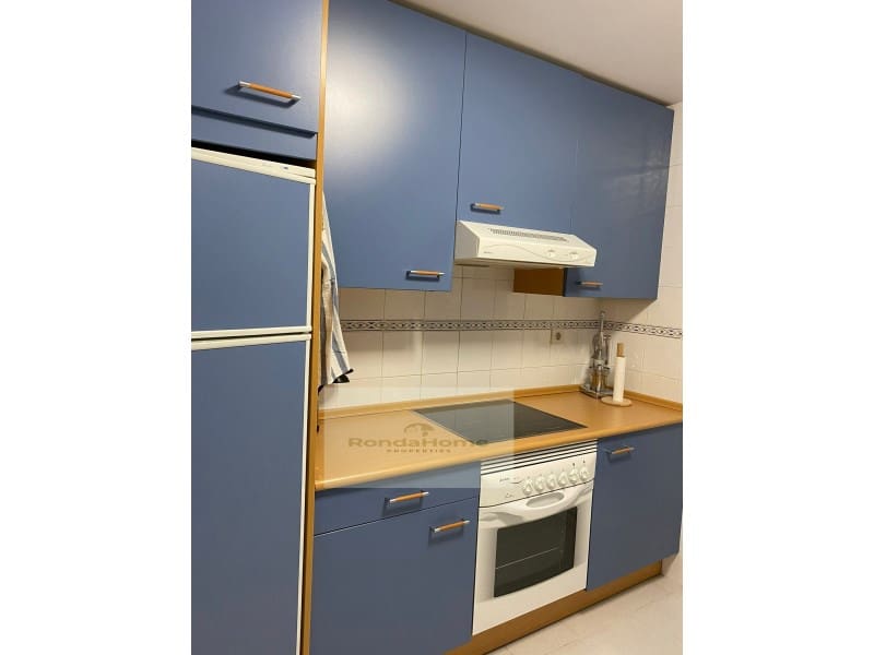 2 soveværelse Lejlighed til leje i Golden Mile med garage - € 2.000 (Ref: 9450458)