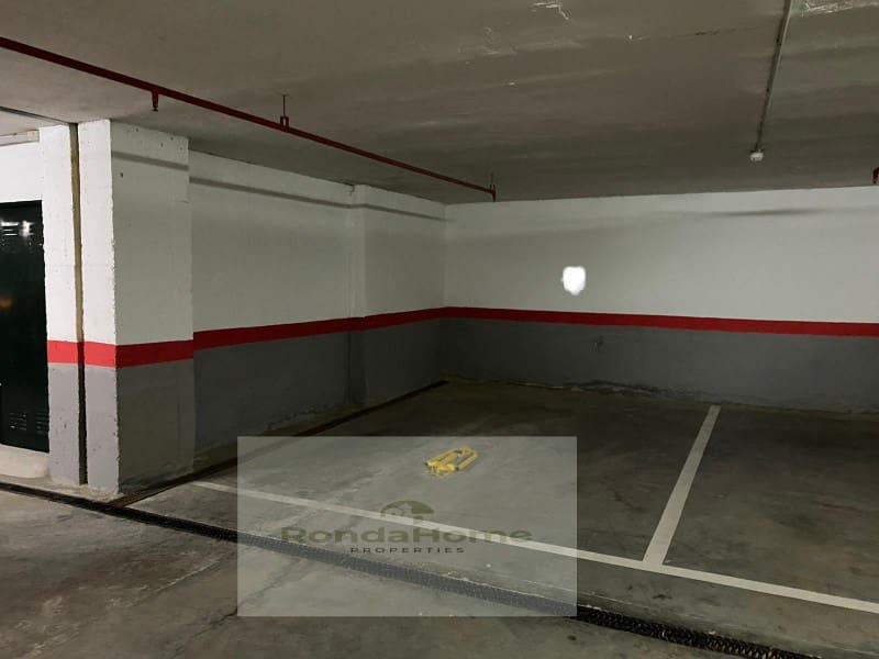 2 soveværelse Lejlighed til leje i Golden Mile med garage - € 2.000 (Ref: 9450458)