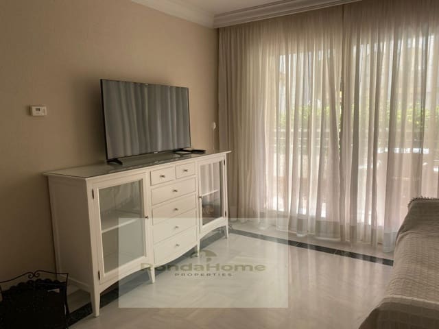 2 soveværelse Lejlighed til leje i La Carolina - Guadalpín, Marbella med garage - € 2.000 (Ref: 9450458)