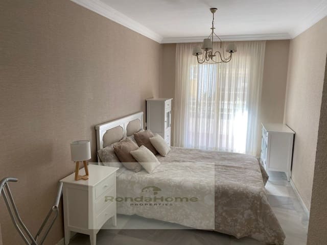 2 soveværelse Lejlighed til leje i La Carolina - Guadalpín, Marbella med garage - € 2.000 (Ref: 9450458)