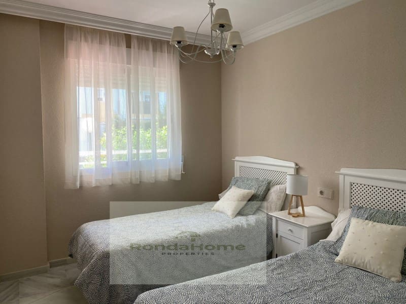 2 soveværelse Lejlighed til leje i Golden Mile med garage - € 2.000 (Ref: 9450458)