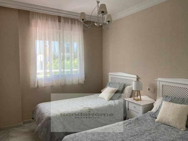 2 soveværelse Lejlighed til leje i La Carolina - Guadalpín, Marbella med garage - € 2.000 (Ref: 9450458)
