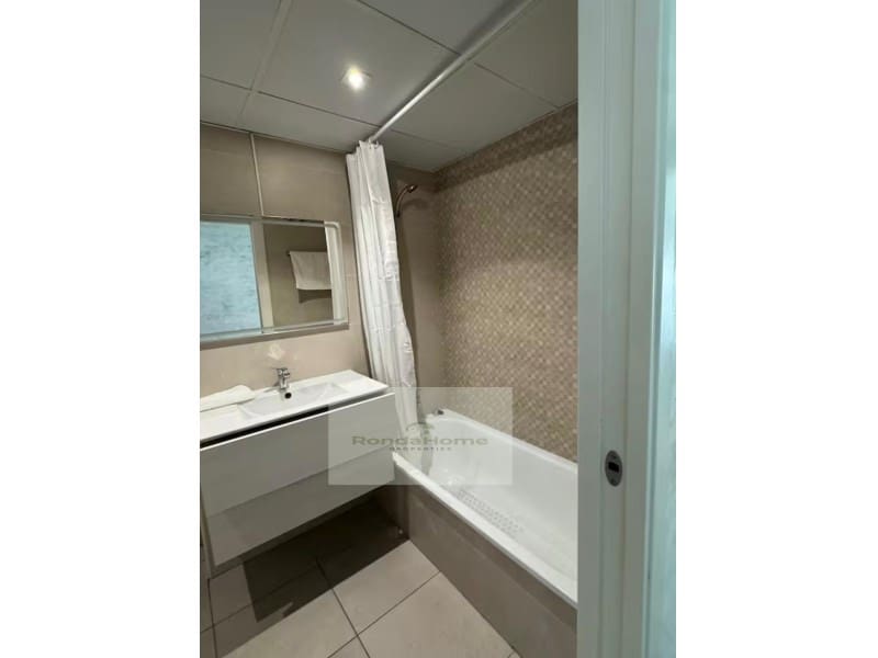 2 sovrum Lägenhet att hyra i Nueva Andalucia med garage - 2 000 € (Ref: 9450459)