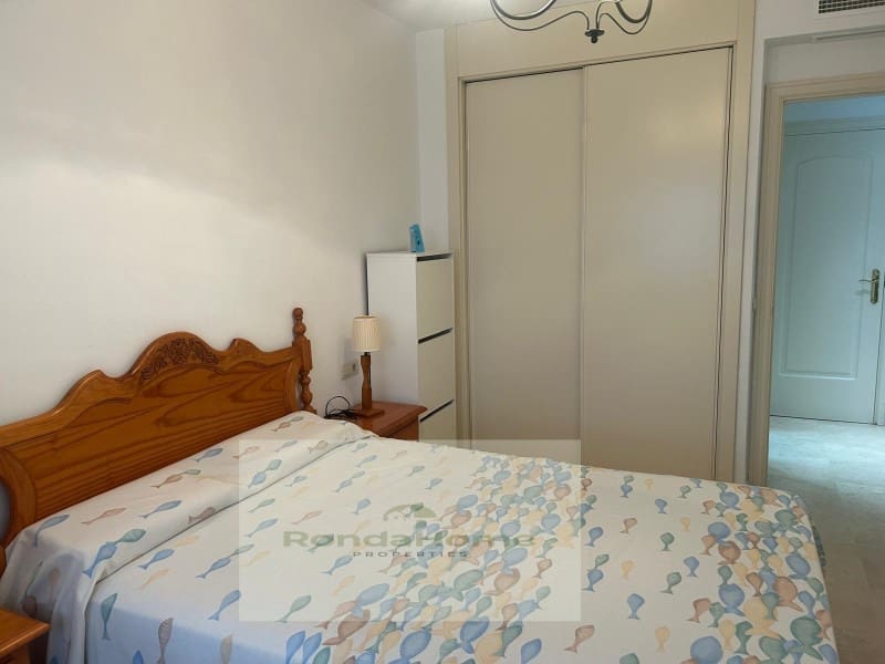Apartamento para arrendar em Torremolinos - 1 150 € (Ref: 9452842)