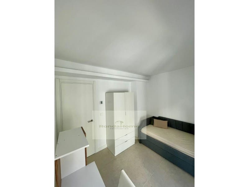 2 bedroom Flat for rent in Marbella - € 1,900 (Ref: 9462524)