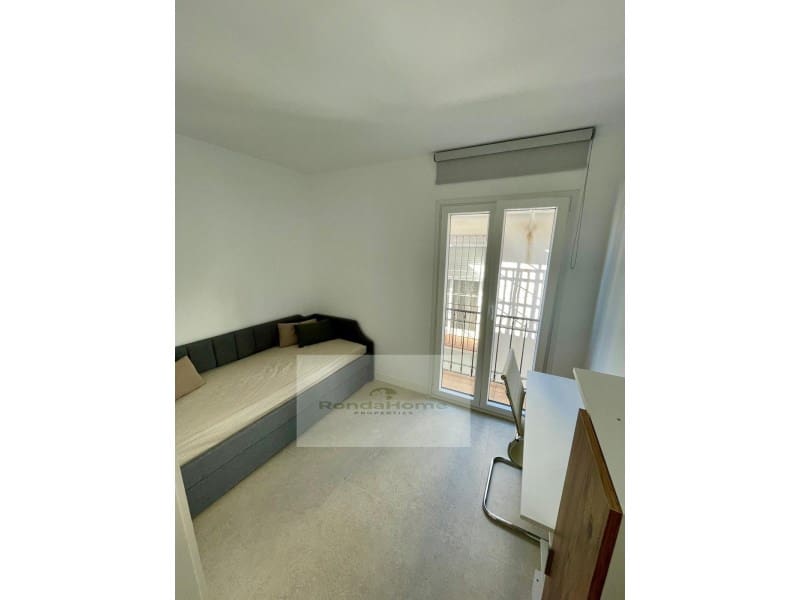 2 bedroom Flat for rent in Marbella - € 1,900 (Ref: 9462524)