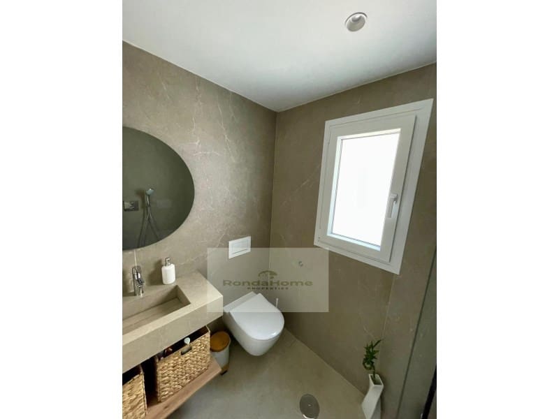 2 bedroom Flat for rent in Marbella - € 1,900 (Ref: 9462524)