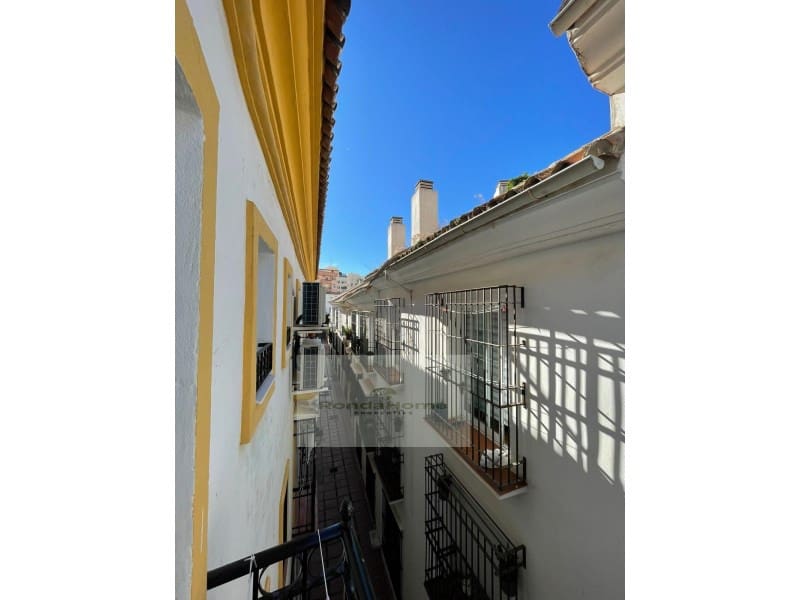 2 bedroom Flat for rent in Marbella - € 1,900 (Ref: 9462524)