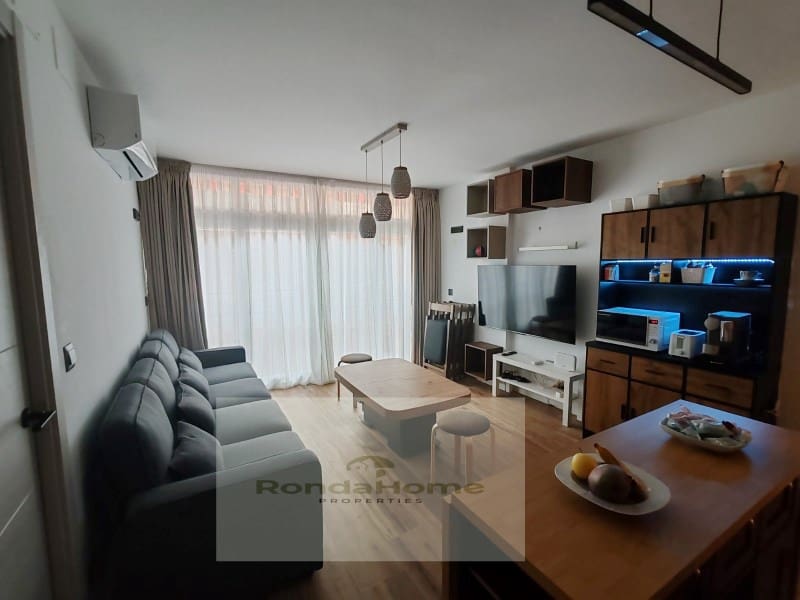 2 quarto Apartamento para arrendar em Fuengirola - 1 300 € (Ref: 9499771)