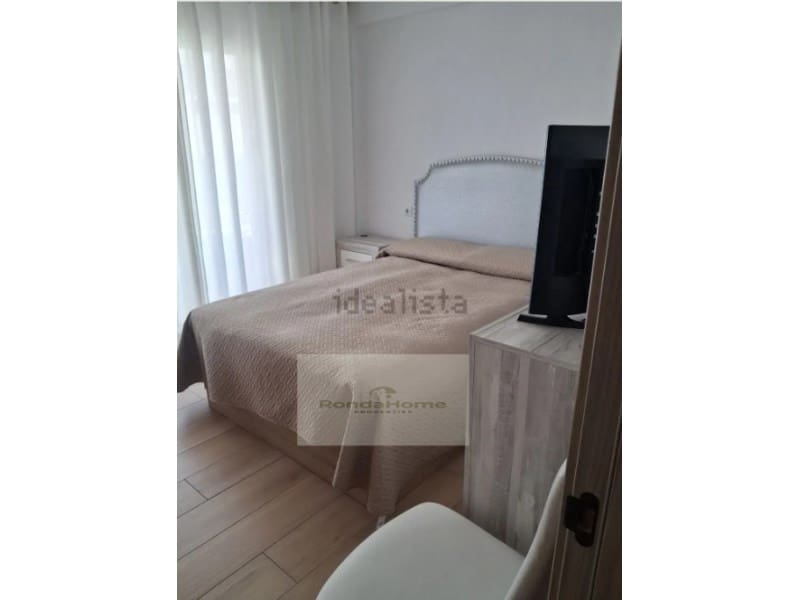 Piso de 2 habitaciones en Marbella en venta con garaje - 275.000 € (Ref: 9541644)